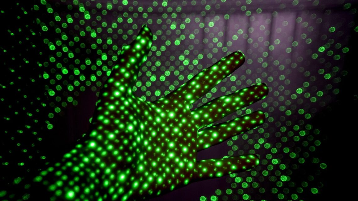 Nick Bostrom’un Simülasyon Teorisi : Matrix’te Yaşıyor  Olabiliriz – Rachel Ashcroft